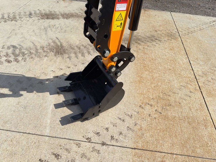 2025-miva-va13c-mini-excavator-image-8