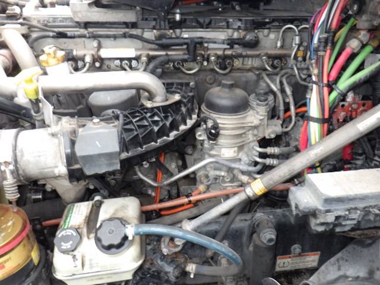 2019-freightliner-cascadia-125-image-25