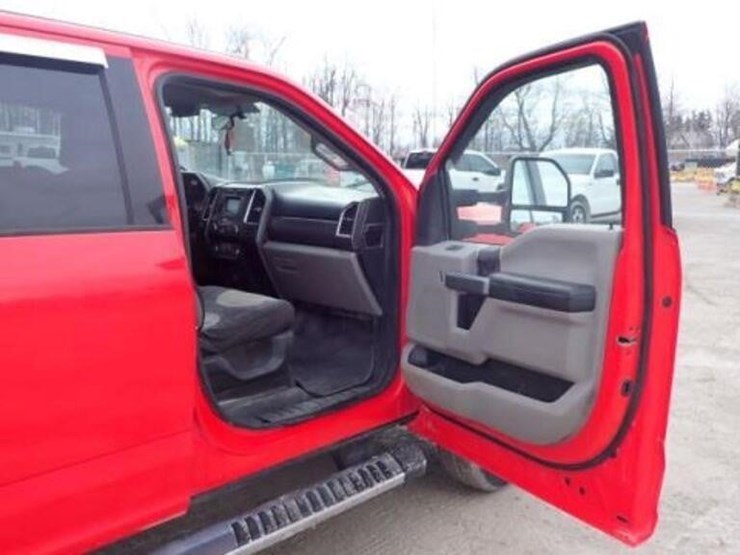 ford-f350-xlt-image-42