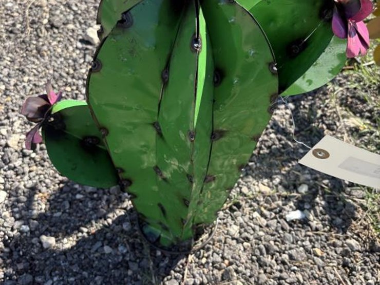 #57-•-metal-art--small-cactus-w/-pink-flower-image-1