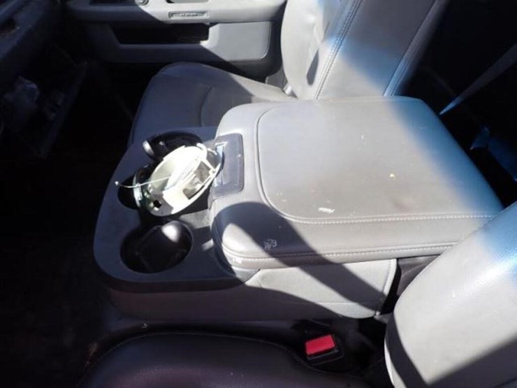 2013-dodge-ram-1500-image-24