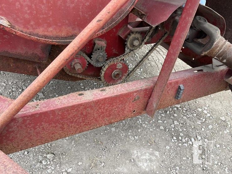 new-holland-354-image-15