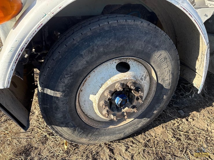 peterbilt-379-image-9