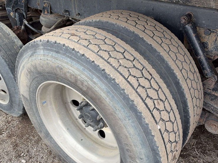 2016-kenworth-t880-image-6