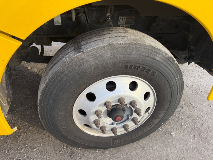 2019-kenworth-t880-image-17