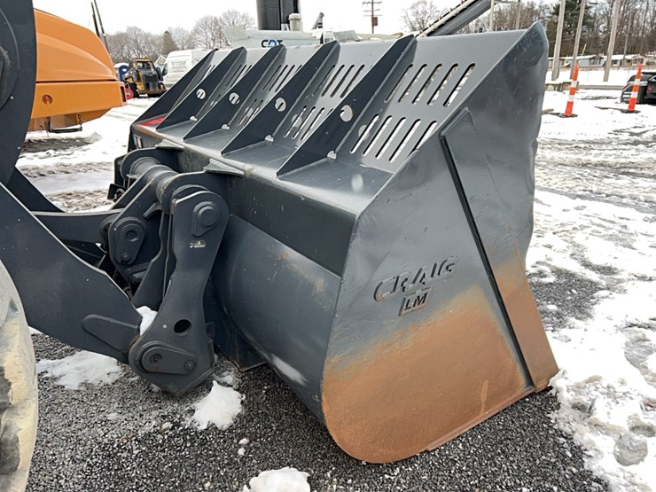 2021-deere-644k-image-4