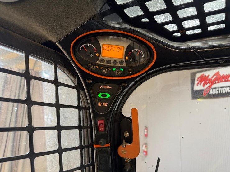 2014-bobcat-t650-image-25