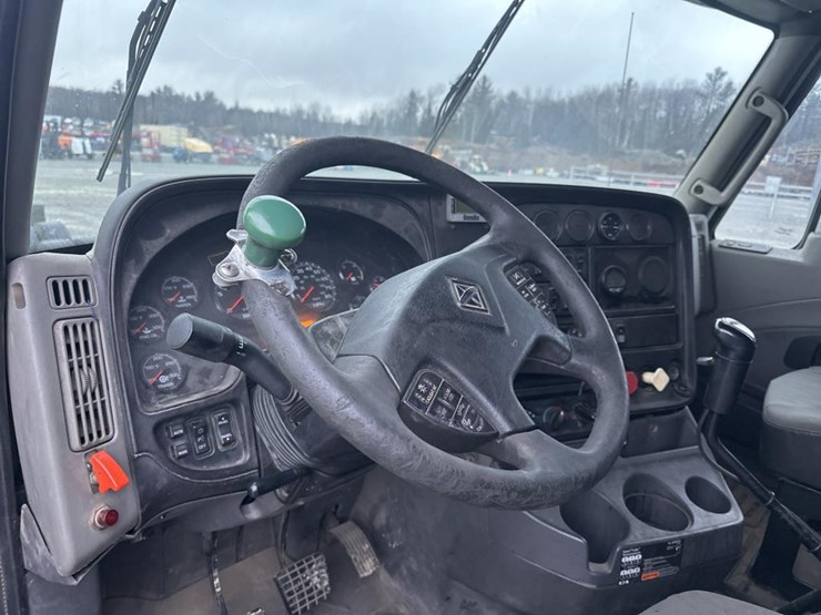 2014-international-prostar-image-26