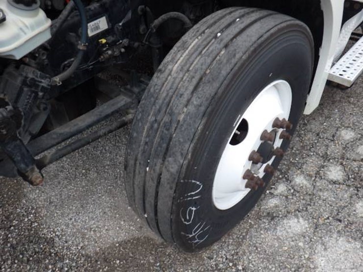 2018-freightliner-cascadia-126-image-25