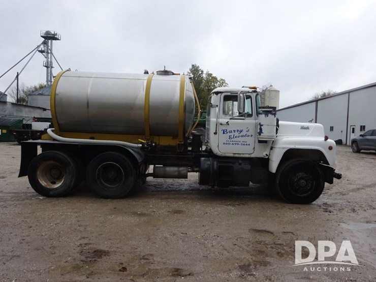 mack-r686st-image-17