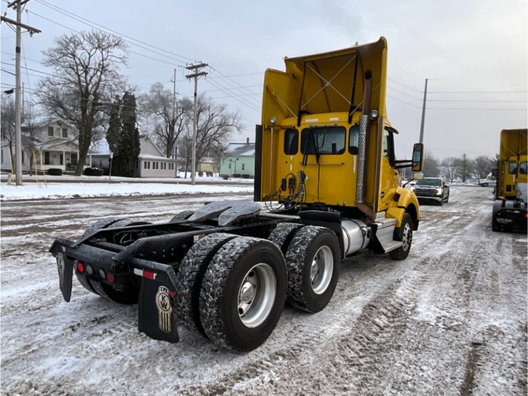 2020-kenworth-t880-image-10