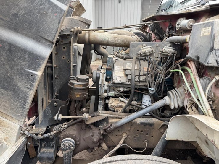 2001-international-4900-image-71