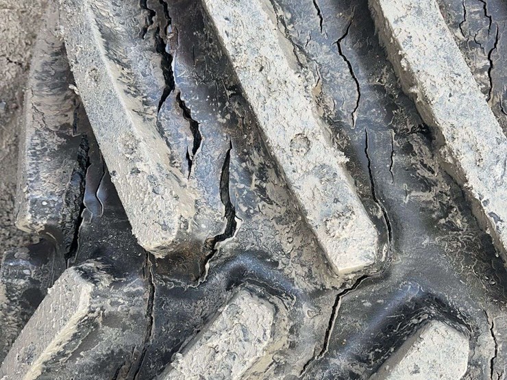 2005-massey-ferguson-6465-image-21