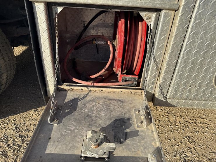 2006-ford-f550-image-47