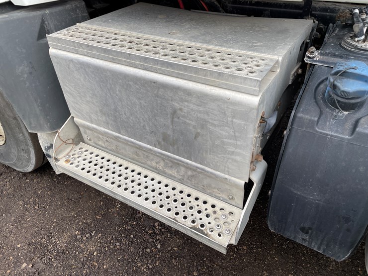 #1054-•-2015-international-tandem-axle-day-cab-semi-tractor-(has-wi-title)-image-28