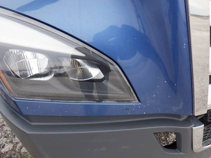 2020-freightliner-cascadia-126-image-5