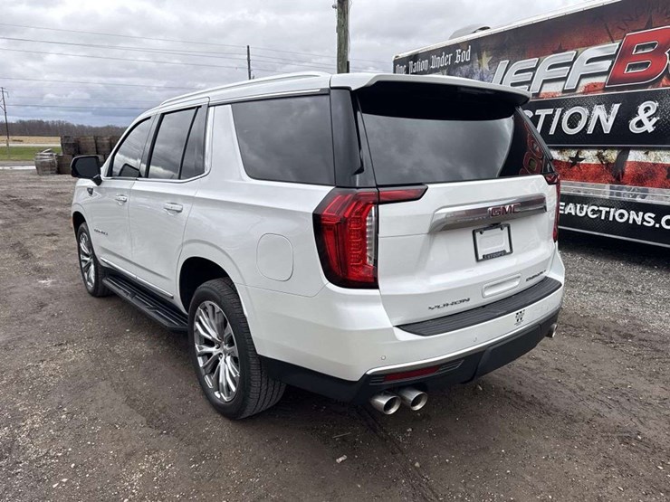 2023-gmc-yukon-denali-image-3