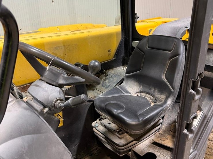 2015-jcb-525-image-17