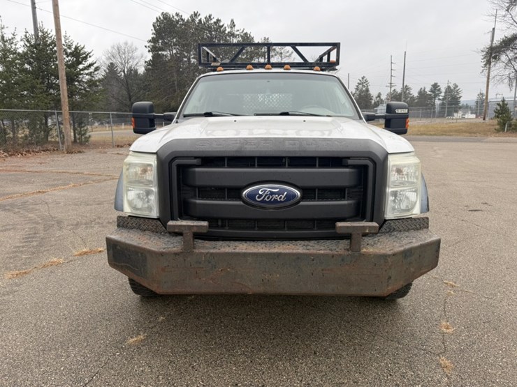 2011-ford-f550-image-9