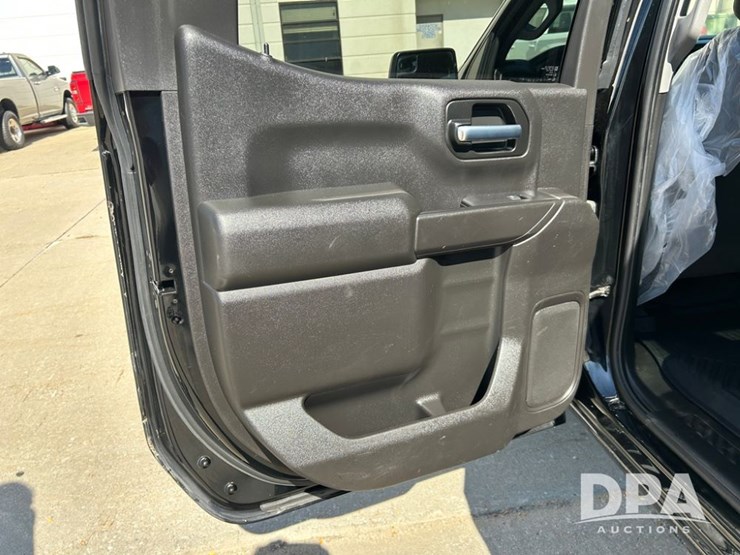 2021-chevrolet-silverado-1500-image-21