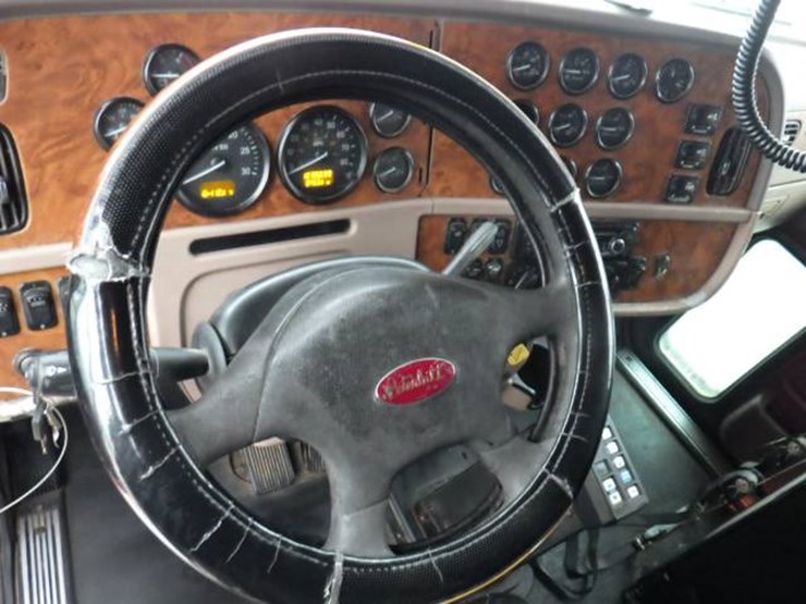 peterbilt-386-image-22