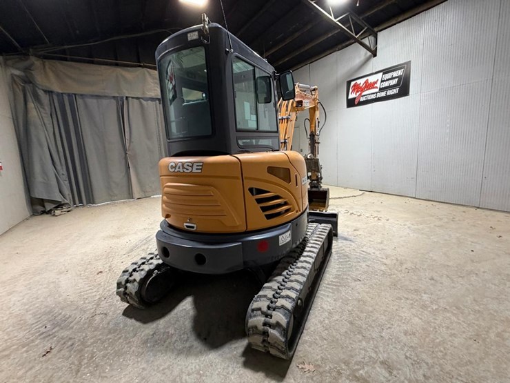 2022-case-cx37c-image-5