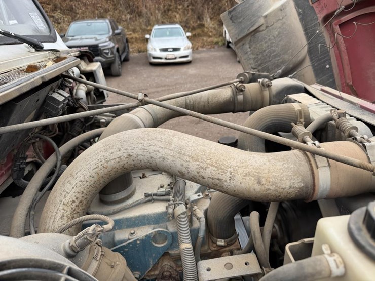 2001-international-4900-image-78