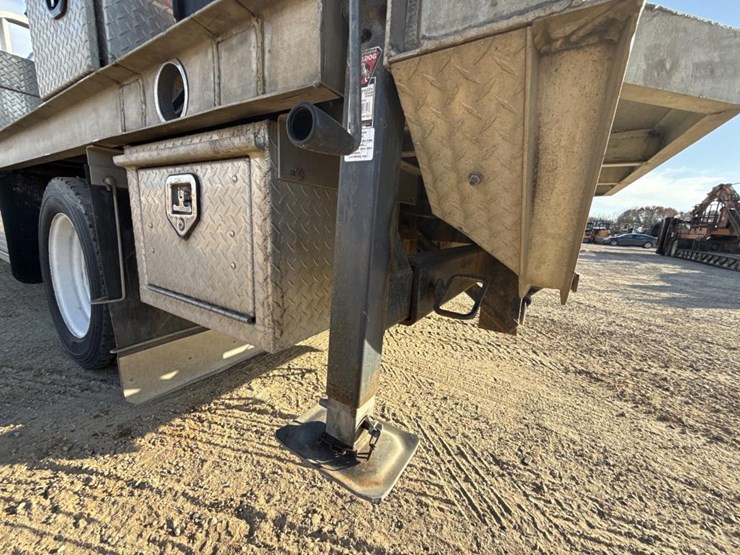 2006-ford-f550-image-41