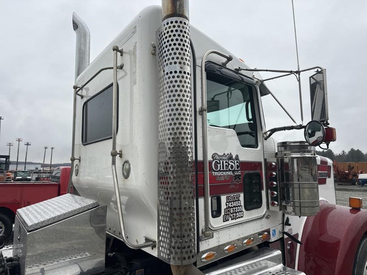 kenworth-w900-image-16