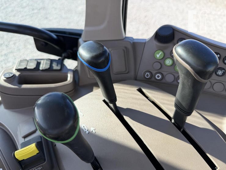 john-deere-6130m-image-36