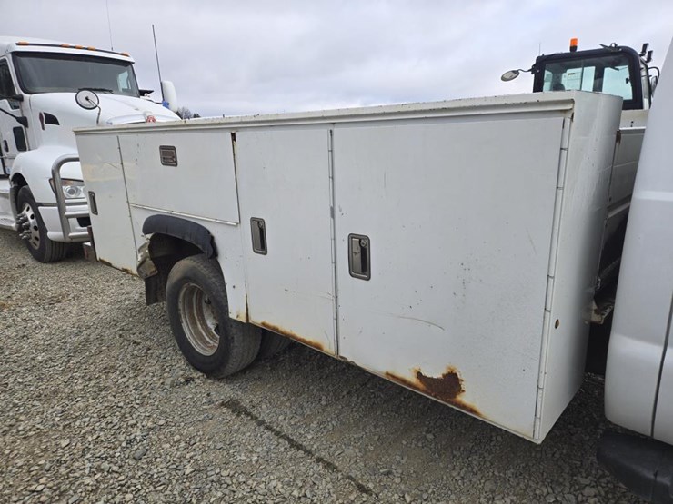 2011-ford-f350-image-16