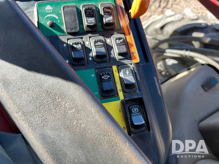 case-ih-patriot-4440-image-64