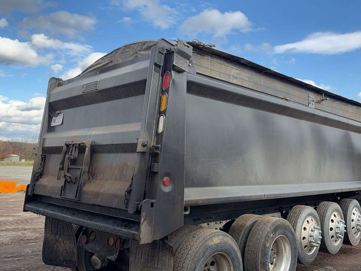 2017-kenworth-t880-image-28