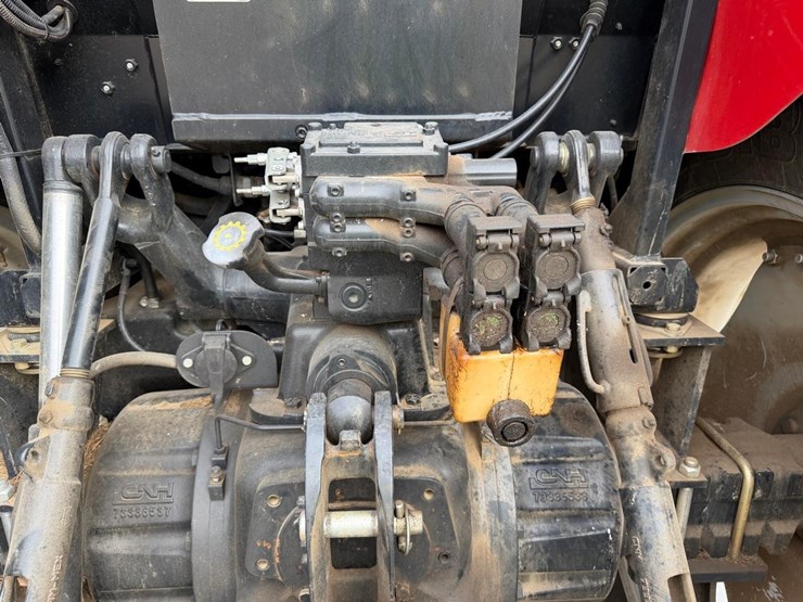 2019-case-ih-farmall-130a-image-12