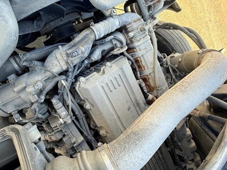 2017-international-prostar-image-40