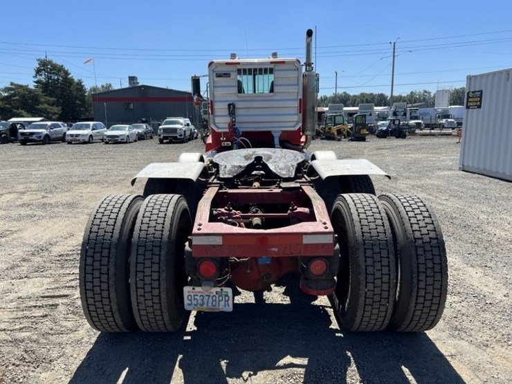 1997-peterbilt-567-image-5