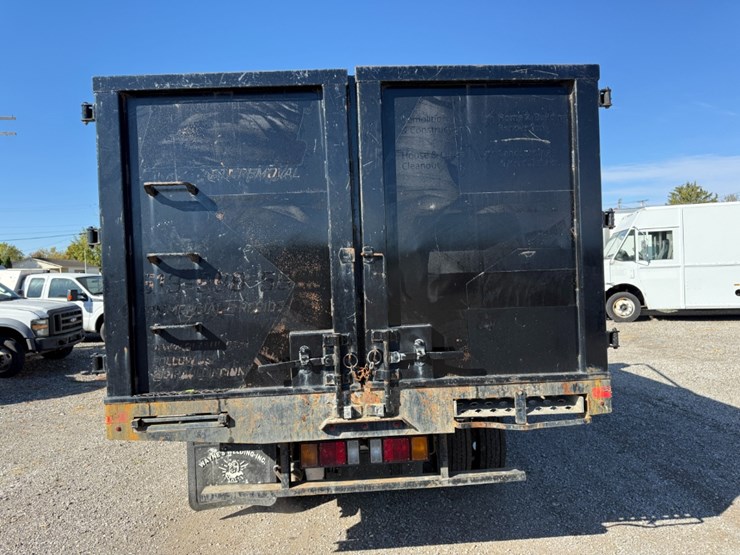 2024-isuzu-nrr-image-5