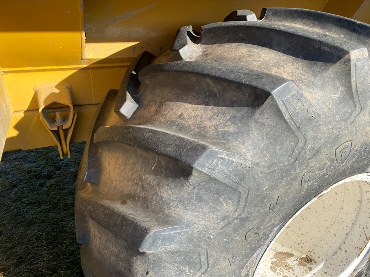 #1300-•-ag-gator-2004-injector-applicator-(colfax,-wi)-image-51