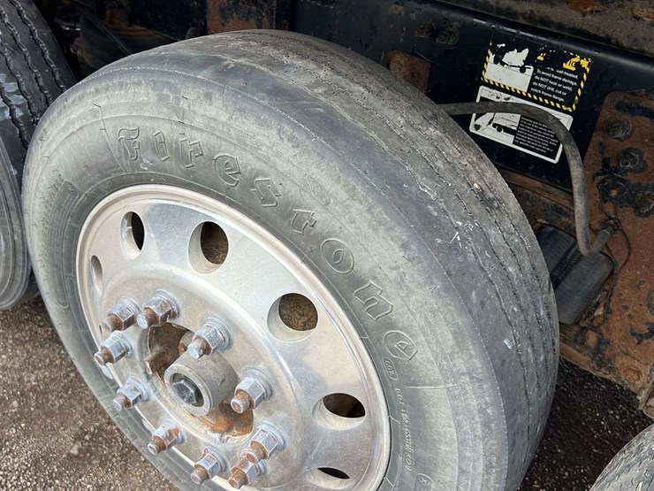 2018-mack-gu-granite-6-axle-dump-truck-image-15