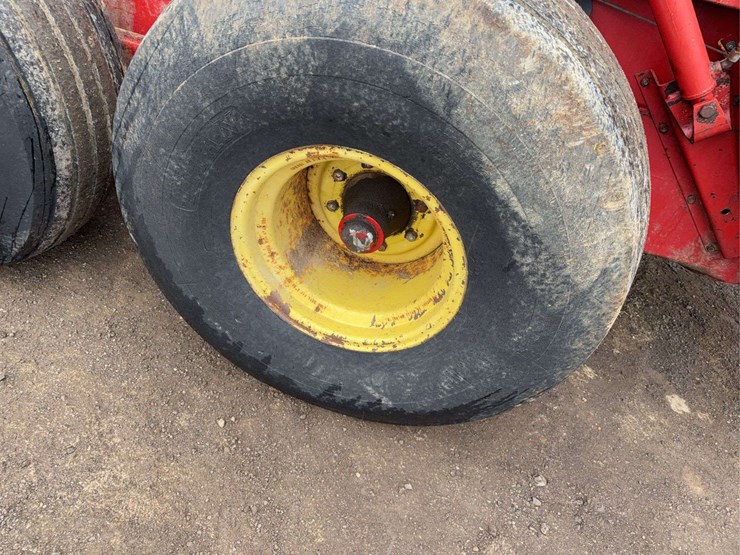 new-holland-195-image-6