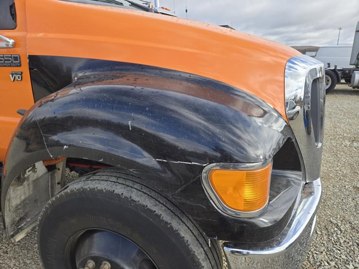 2015-ford-f650-image-10