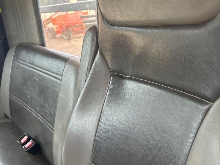 kenworth-t300-image-22