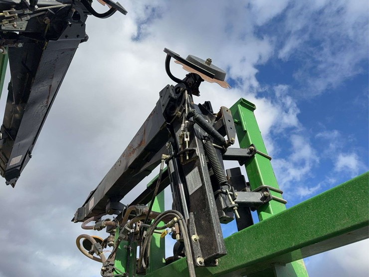 2011-john-deere-1990-image-31