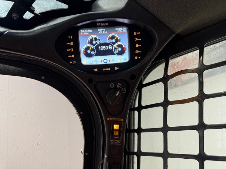 2021-bobcat-t770-image-30
