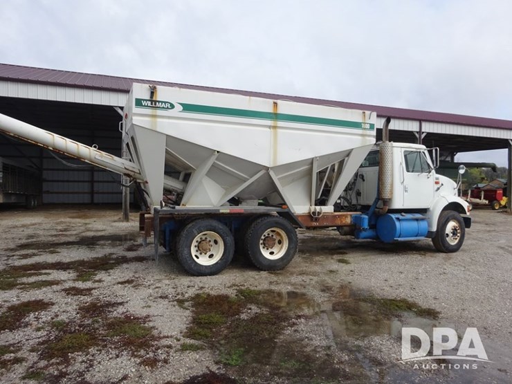 2003-international-8100-image-16