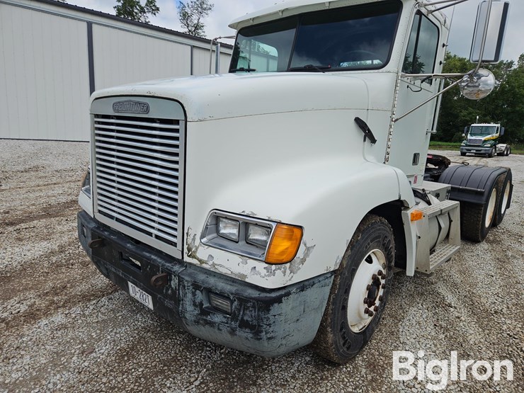 freightliner-fld112-image-11