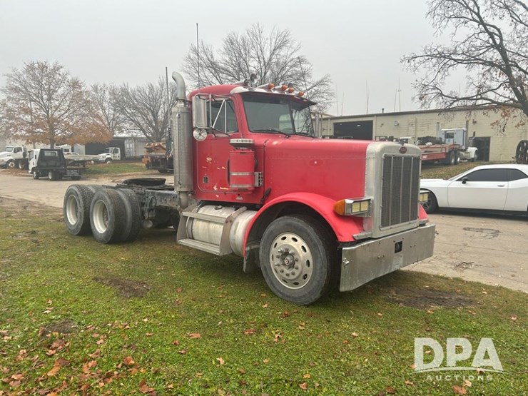 1999-peterbilt-379-image-9