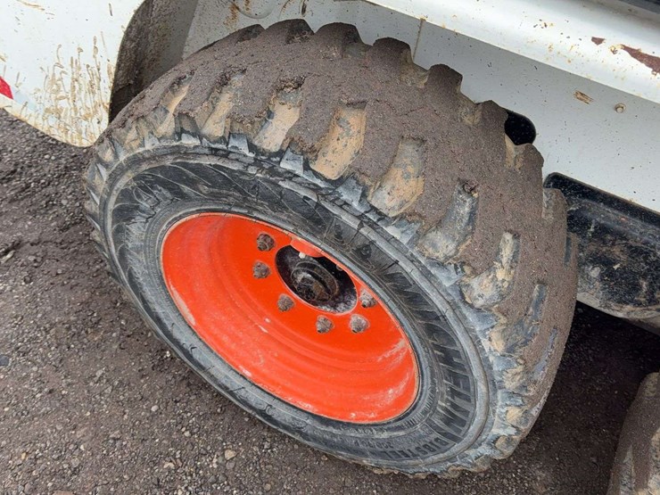 2007-bobcat-s130-image-8
