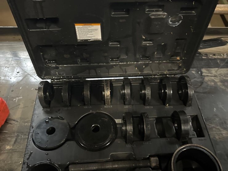 maddox-co-front-wheel-bearing-adapter-set-model-mc21-1-image-1