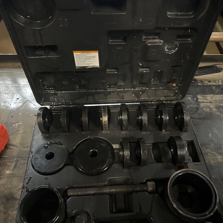 Maddox Co Front Wheel Bearing Adapter Set Model MC21-1